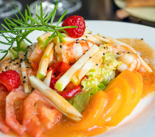 Ensalada-de-frutas-langostinos-restaurante-santiago